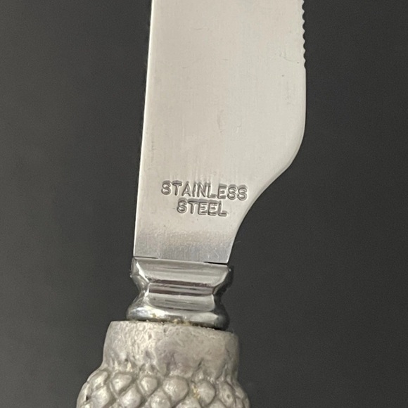 VINTAGE STAINLESS STEEL ACORN/MAPLE LEAF CHEESE SLICER & SERVING KNIFE 2 PC SET - Picture 7 of 7